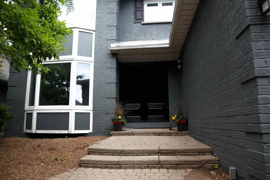 amazing gray exterior painting in custom home Vaughan