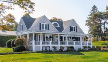 6 Signs its Time to Paint your Home’s Exterior